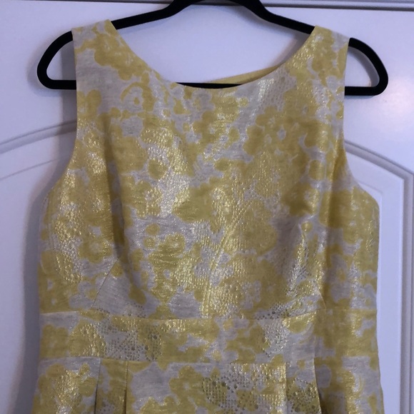 Tahari Arthur S. Levine Beautiful Women’s Dress - Picture 2 of 5